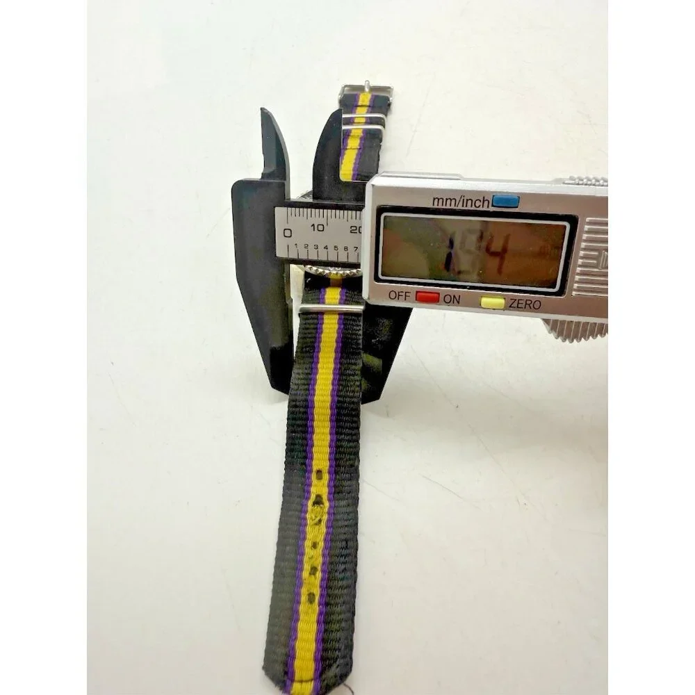 Los Angeles Lakers NBA Watch 1987-1988 Round Canvas Strap Black Yellow Purple